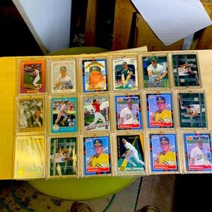 Lot of 18 mark McGwire baseball cards, all in screwdown holders, mint condition